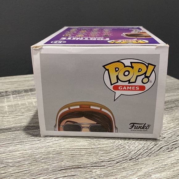 Funko Pop! Games | Fortnite #434: Moonwalker (2018) - Collectible Vinyl Figure - Picture 6 of 15